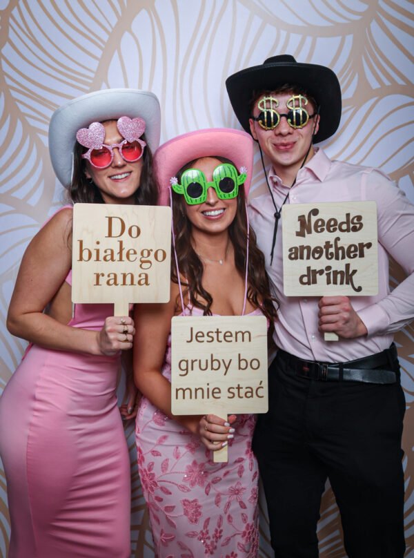 1747009023336 PHOTO BOOTH RENTAL PREMIUM